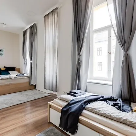 Apartman Big And Beautiful - S9